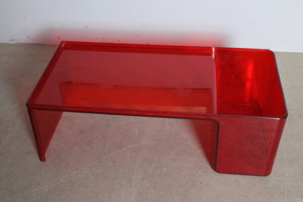 Tavolino da salotto/fumo Kartell 1980   “Usame “design Patricia Urquiola.  Mis 85 x 41 . h 28