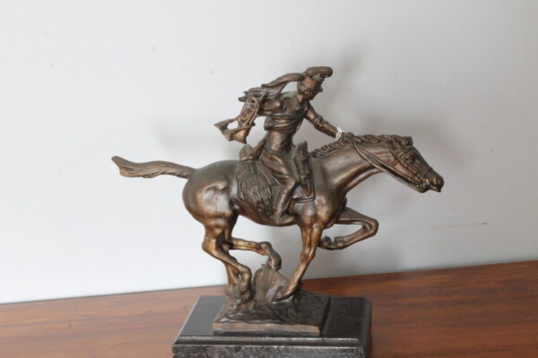 Antico Bronzo Bersagliere a cavallo epoca fine 800   . mis h cm 32 L 36